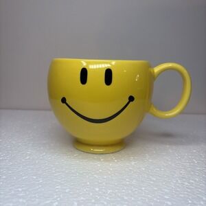 Teleflora Smiley Face Mug Coffee Cup Yellow Ceramic Happy Faced Emoji 20oz